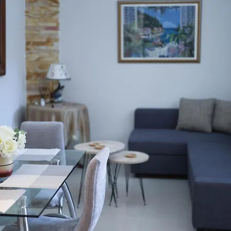 Royal House Apartment *